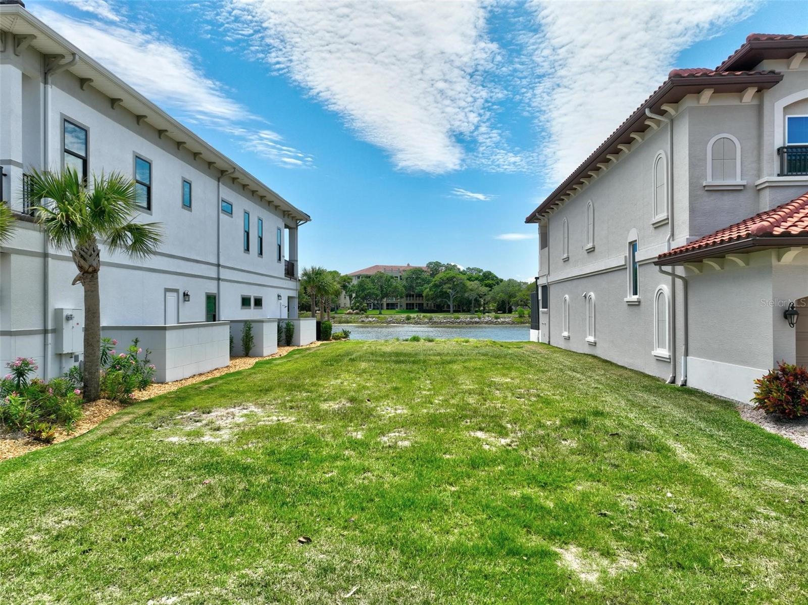 288 YACHT HARBOR DR