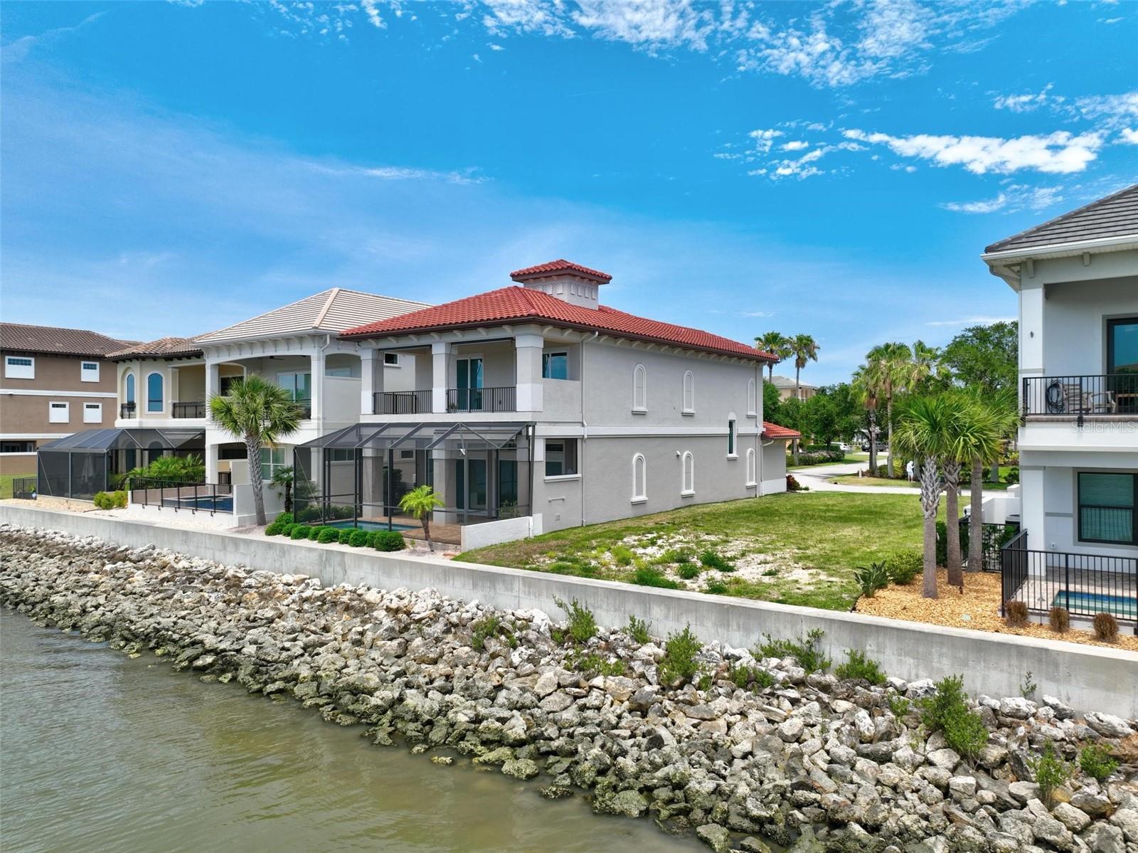 288 YACHT HARBOR DR