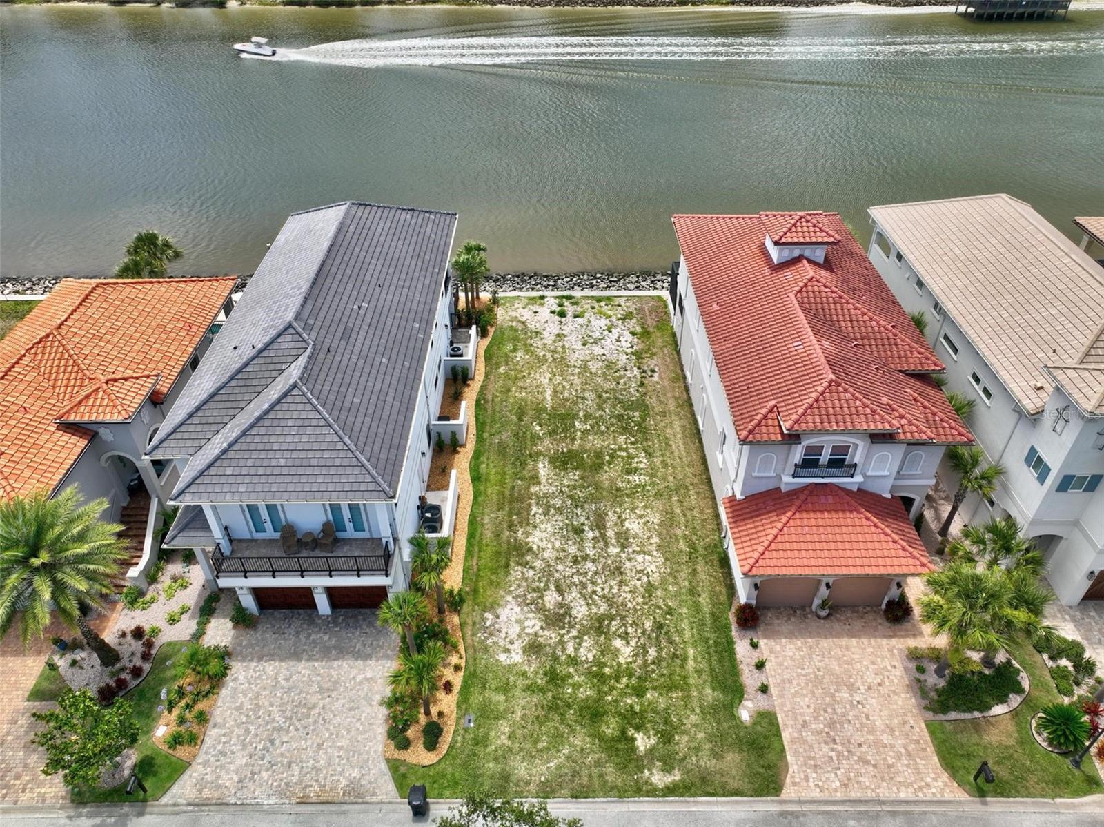 288 YACHT HARBOR DR