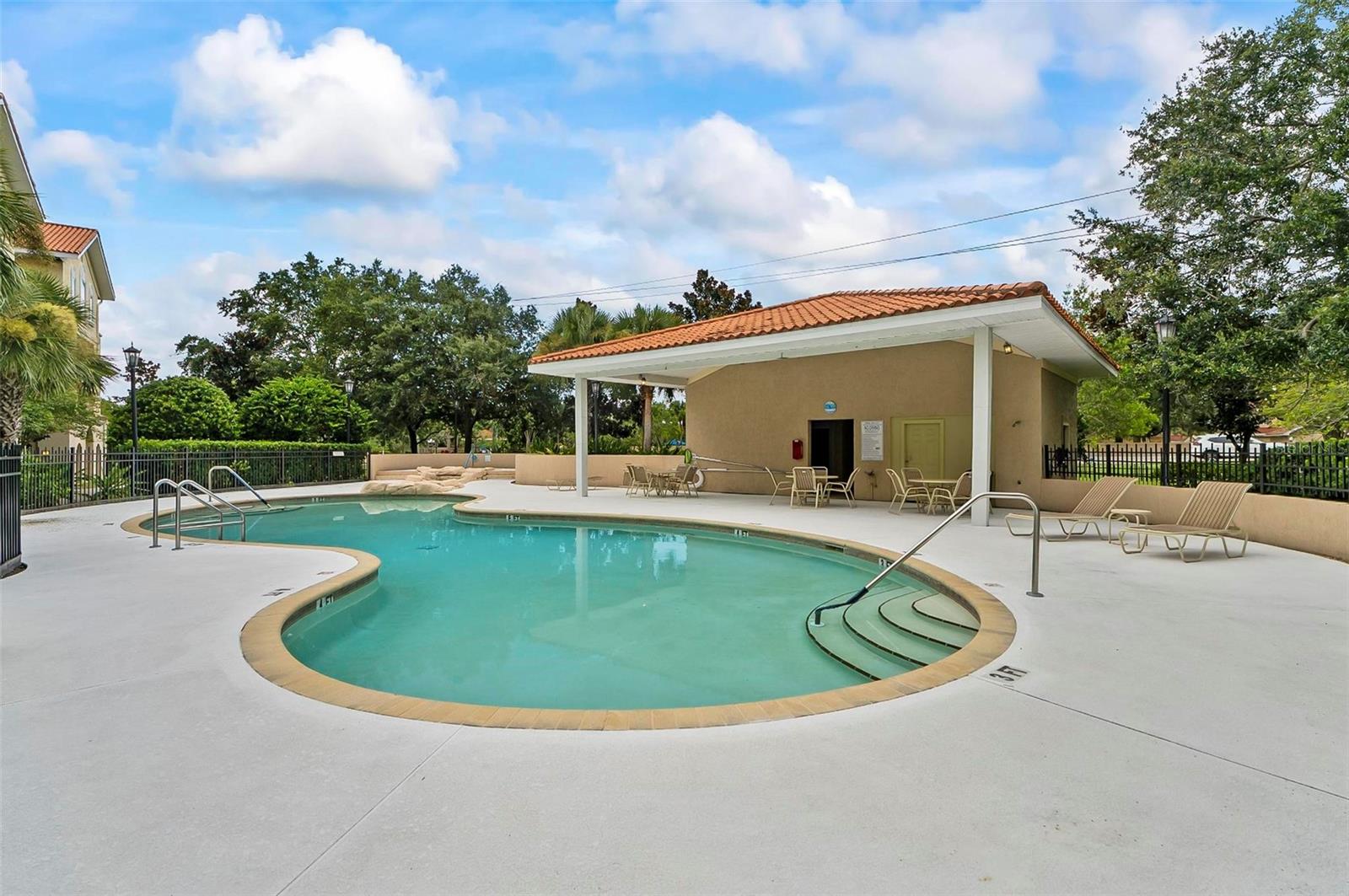 300 BELLA HARBOR CT #113