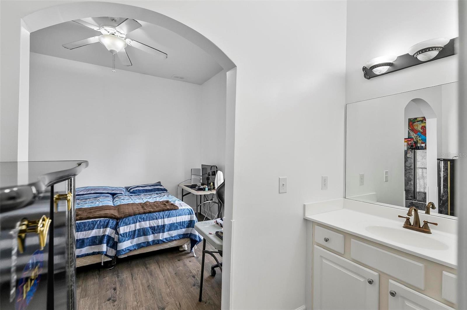 300 BELLA HARBOR CT #113