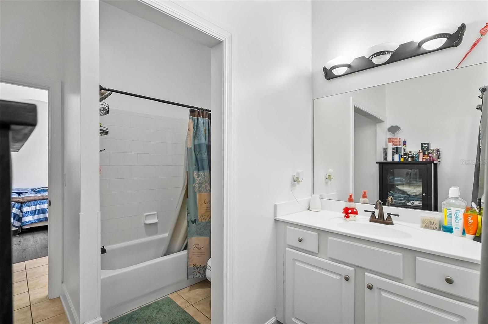 300 BELLA HARBOR CT #113