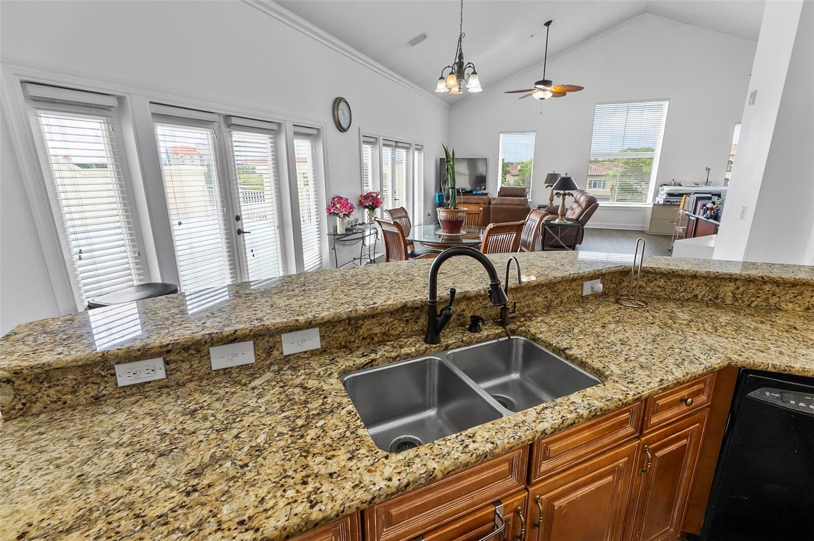 300 BELLA HARBOR CT #113