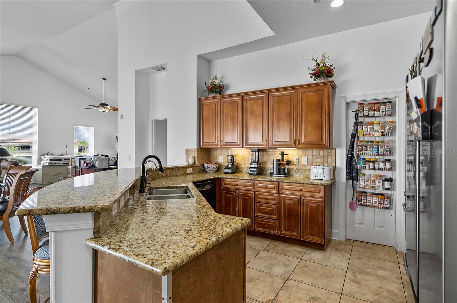 300 BELLA HARBOR CT #113