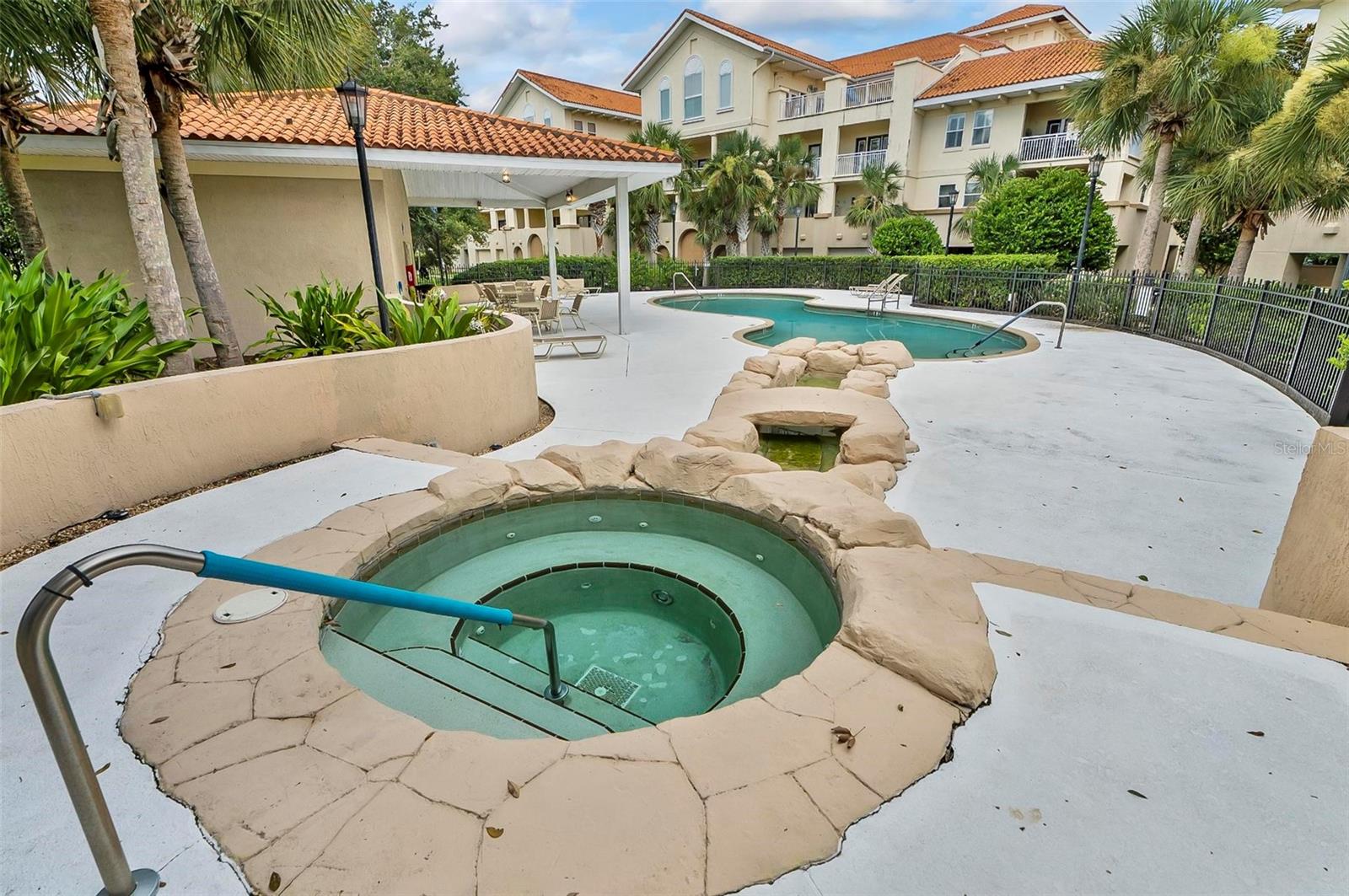 300 BELLA HARBOR CT #113