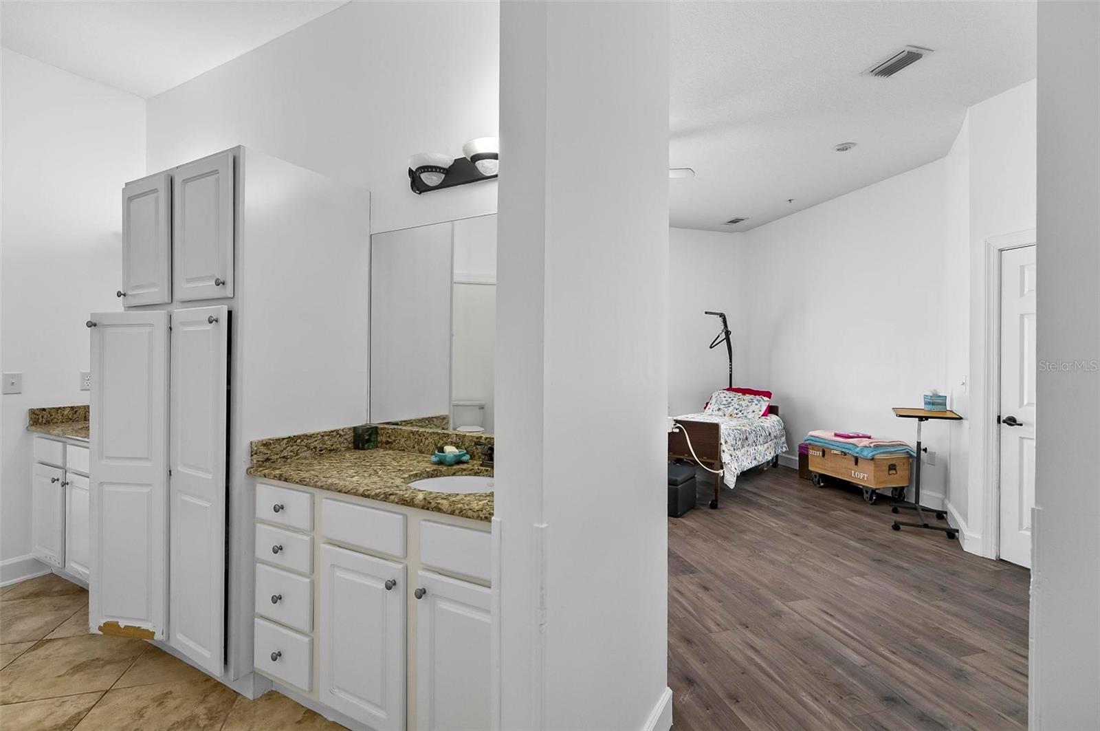 300 BELLA HARBOR CT #113