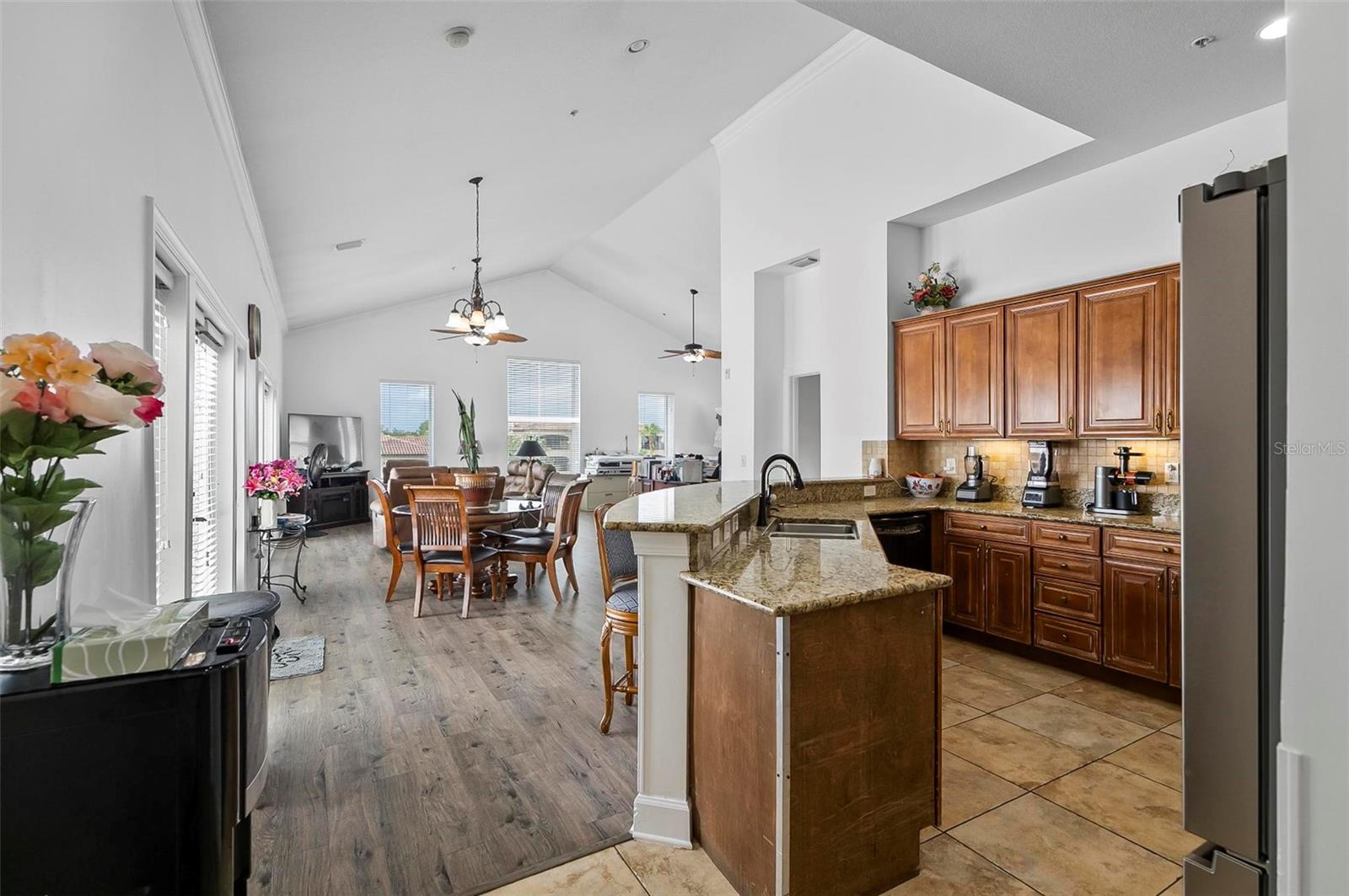 300 BELLA HARBOR CT #113