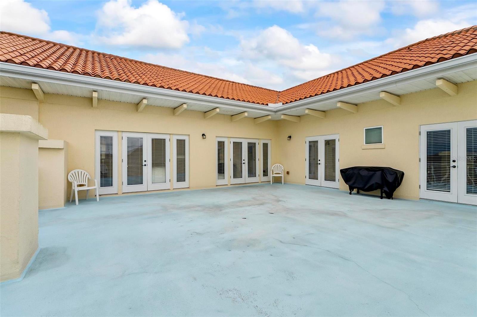 300 BELLA HARBOR CT #113