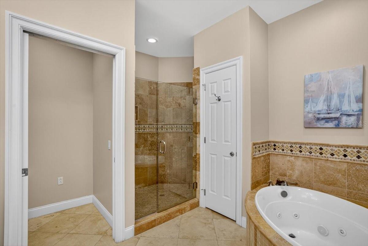 200 OCEAN CREST DR #646