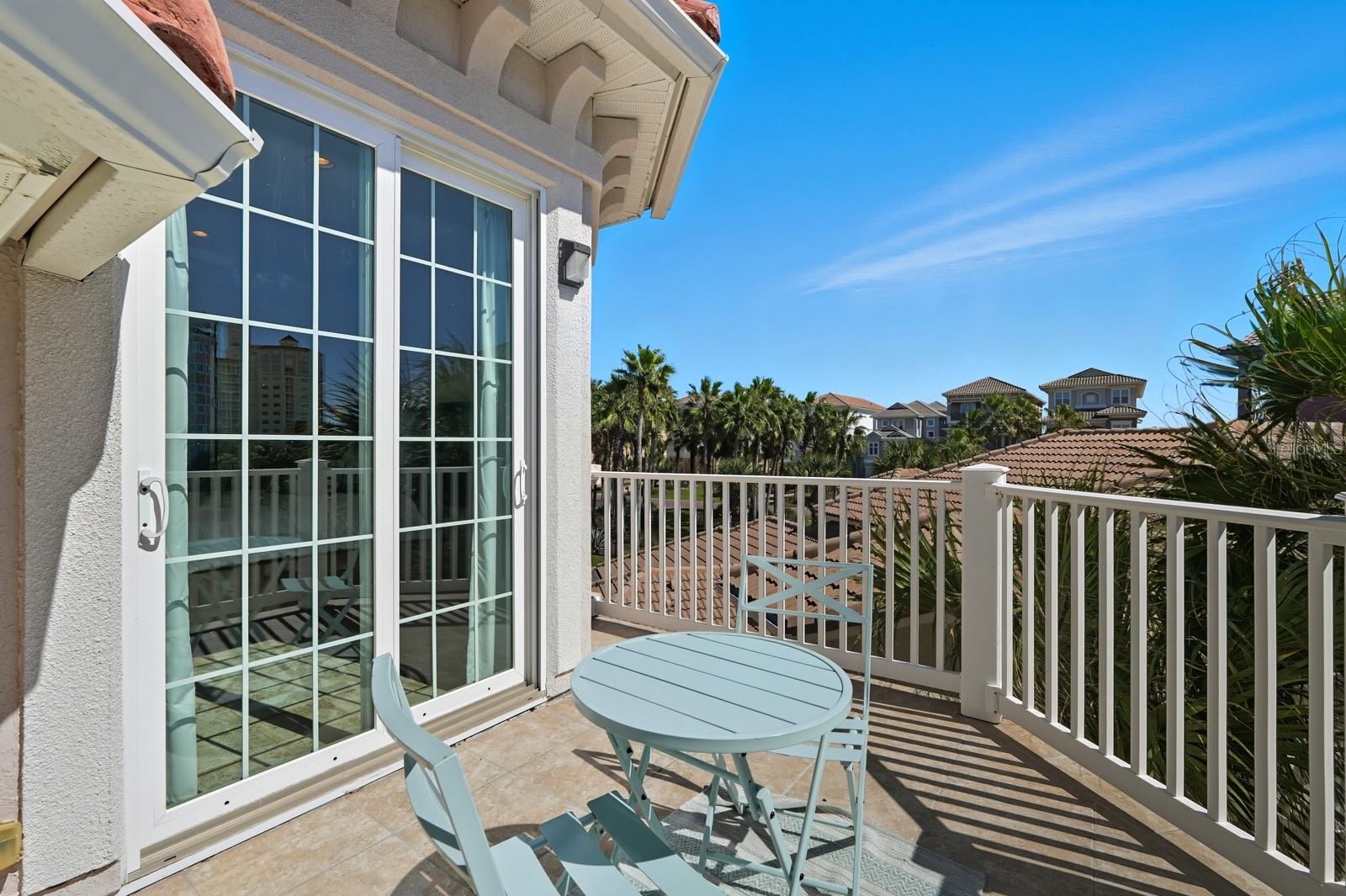 29 NORTHSHORE AVE