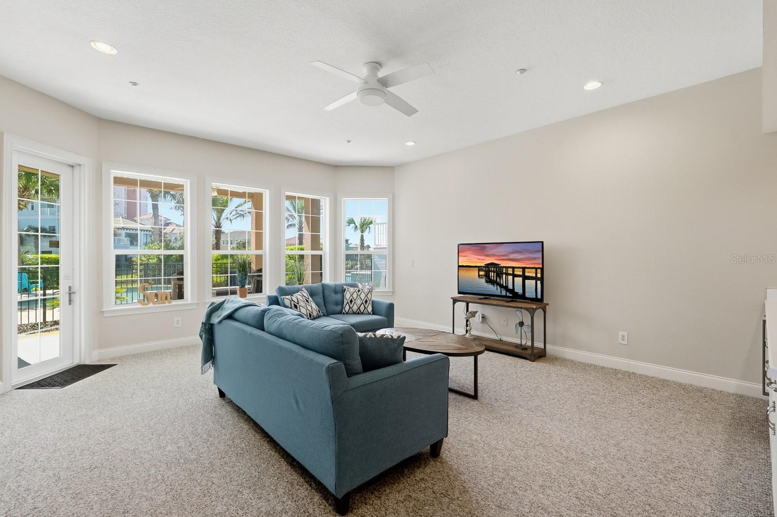 29 NORTHSHORE AVE