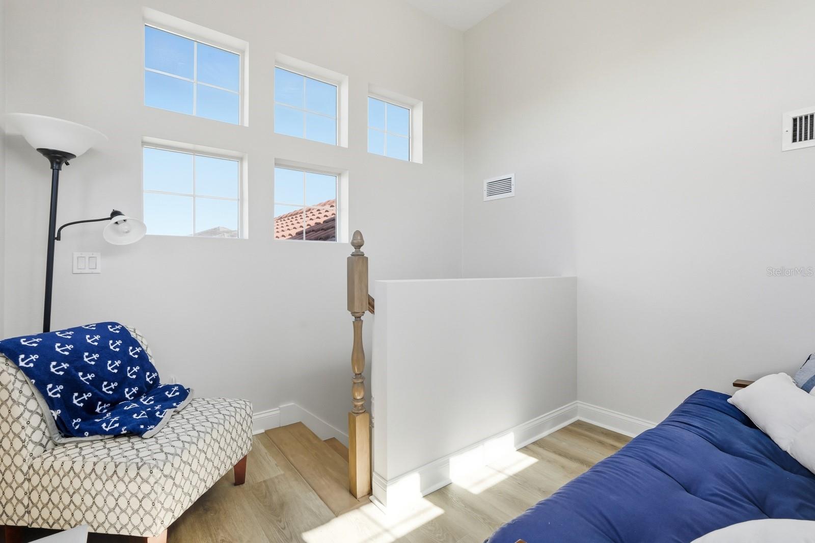 29 NORTHSHORE AVE