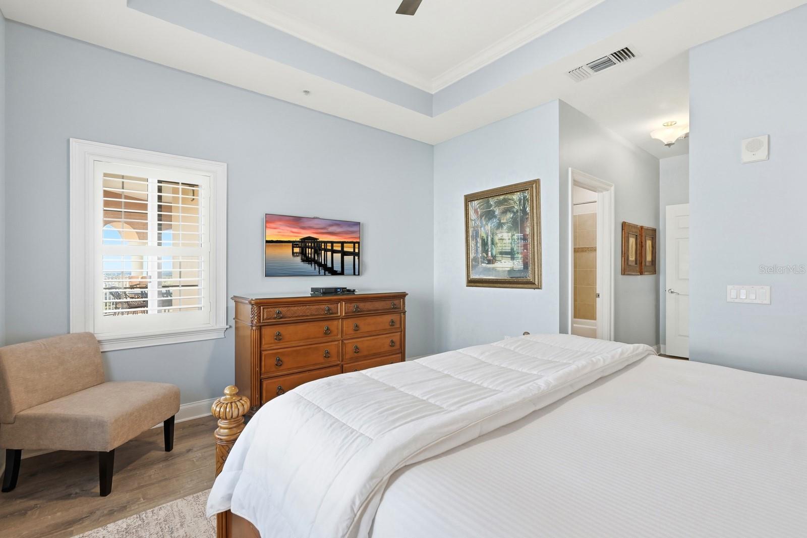 200 OCEAN CREST DR #843