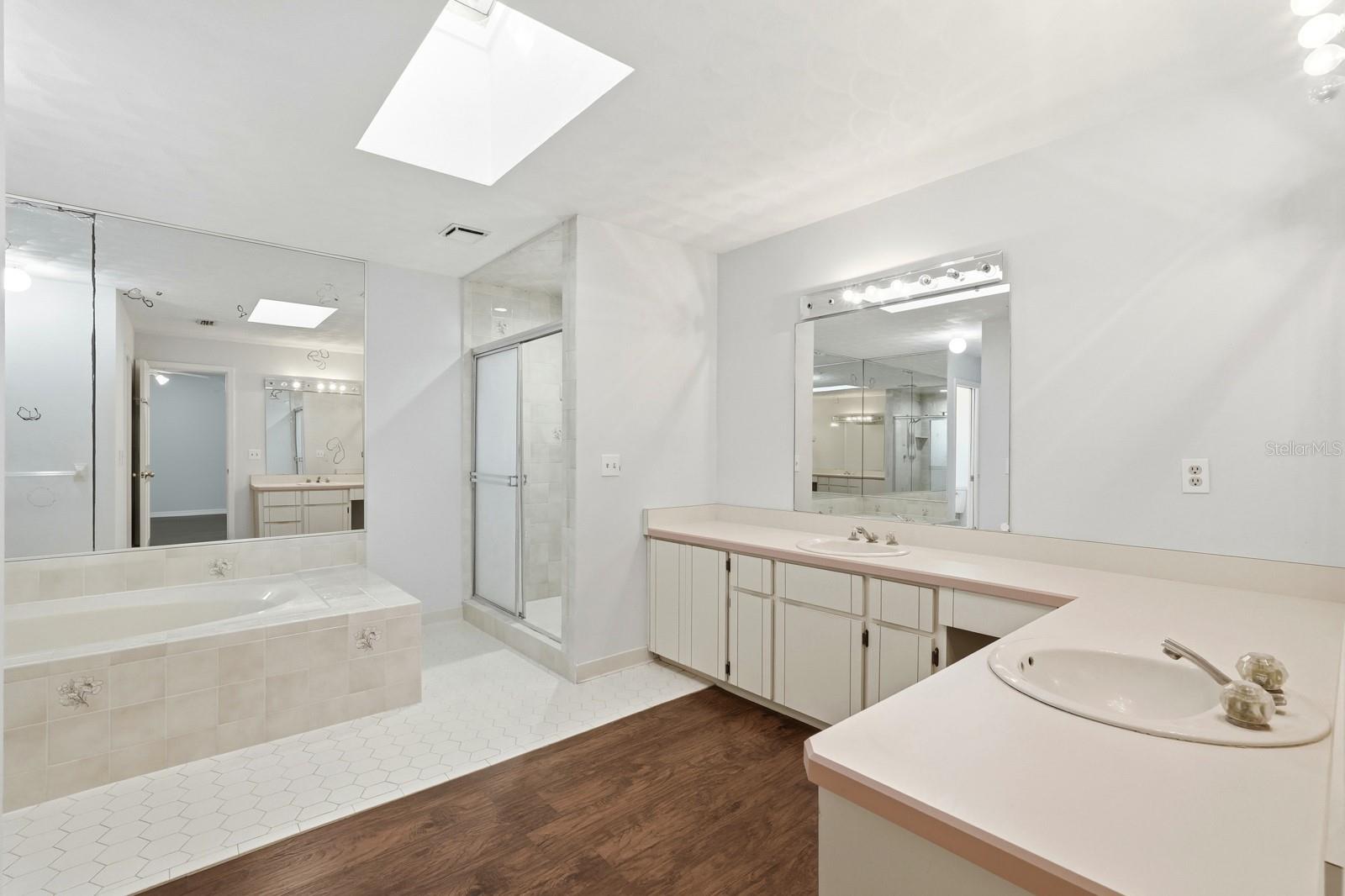 404 OLD HAW CREEK RD