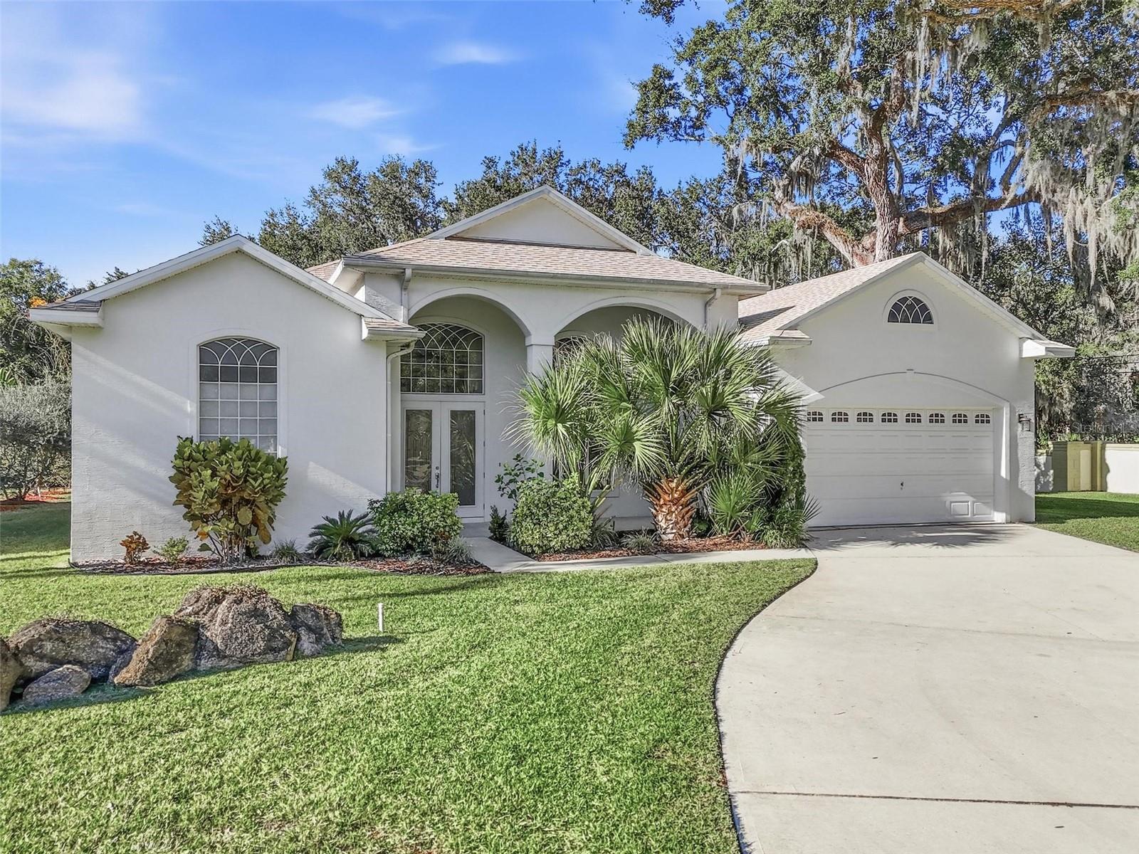 5 RIVER OAKS WAY