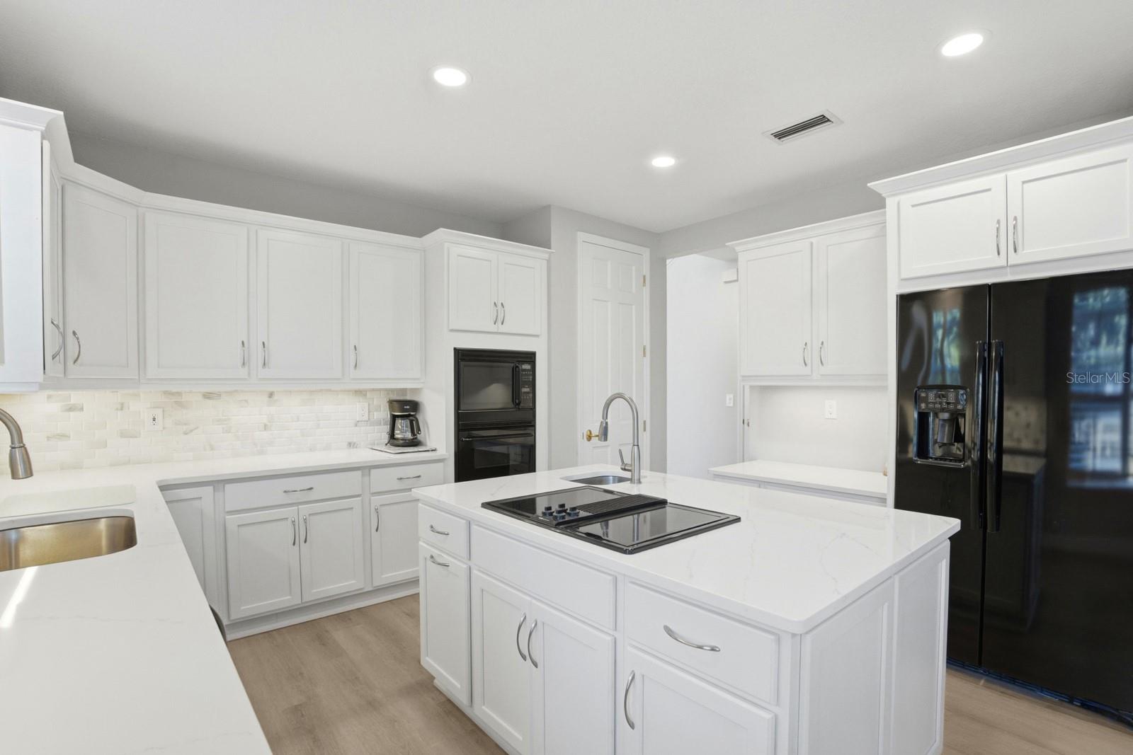 13 MADEIRA CT