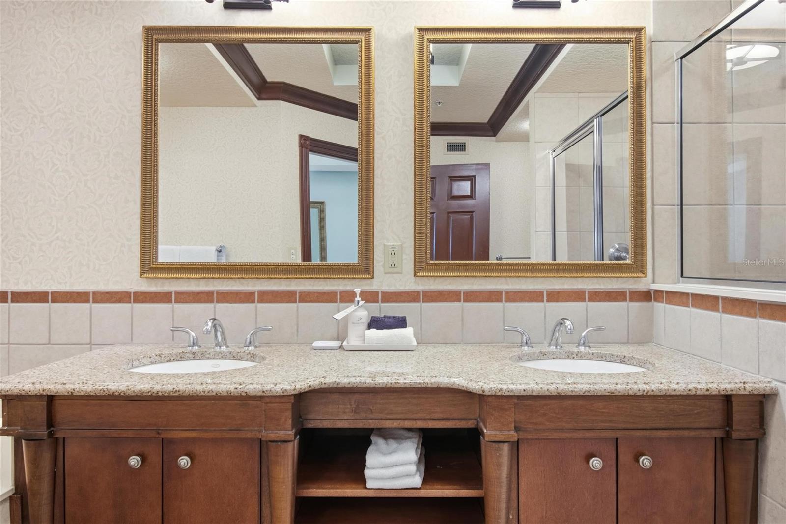 200 OCEAN CREST DR #635