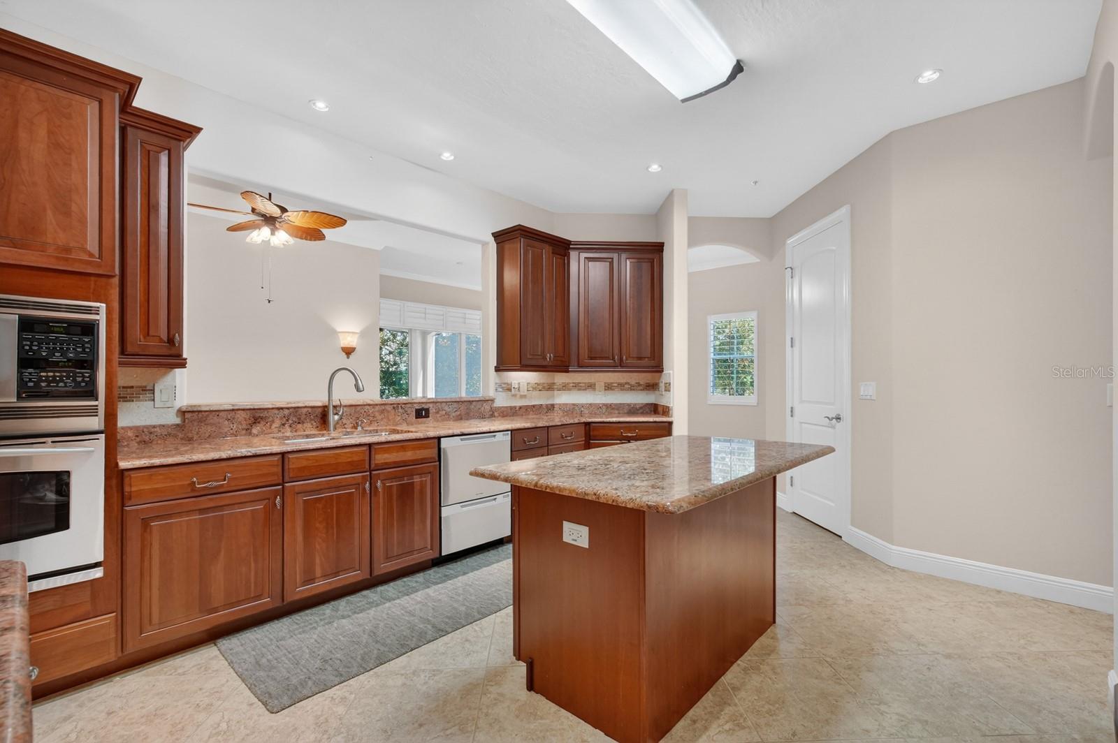 40 CASA BELLA CIR #1101