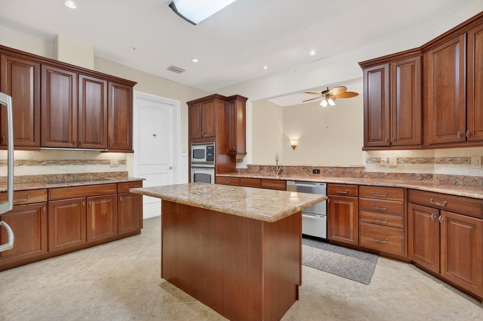 40 CASA BELLA CIR #1101