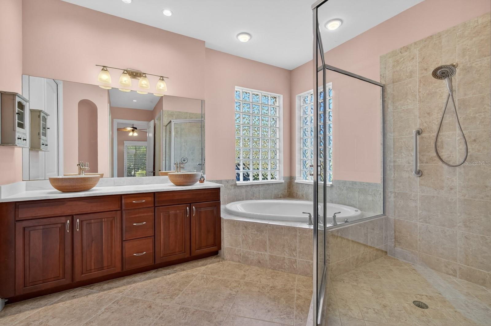 40 CASA BELLA CIR #1101