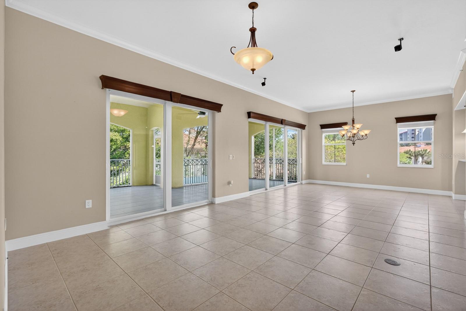 40 CASA BELLA CIR #1102