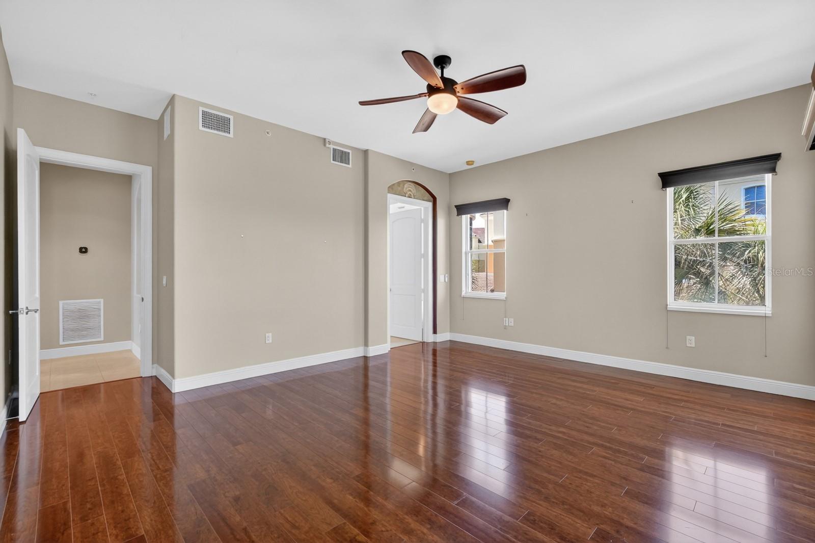 40 CASA BELLA CIR #1102