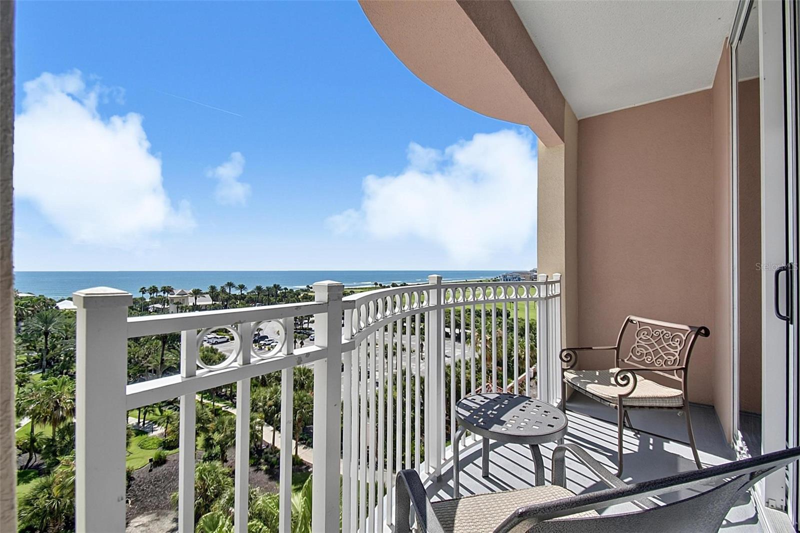 200 OCEAN CREST DR #622