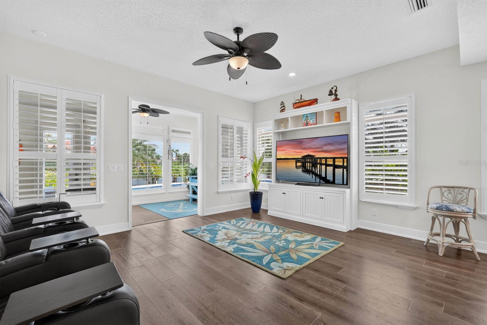 15 MADEIRA CT