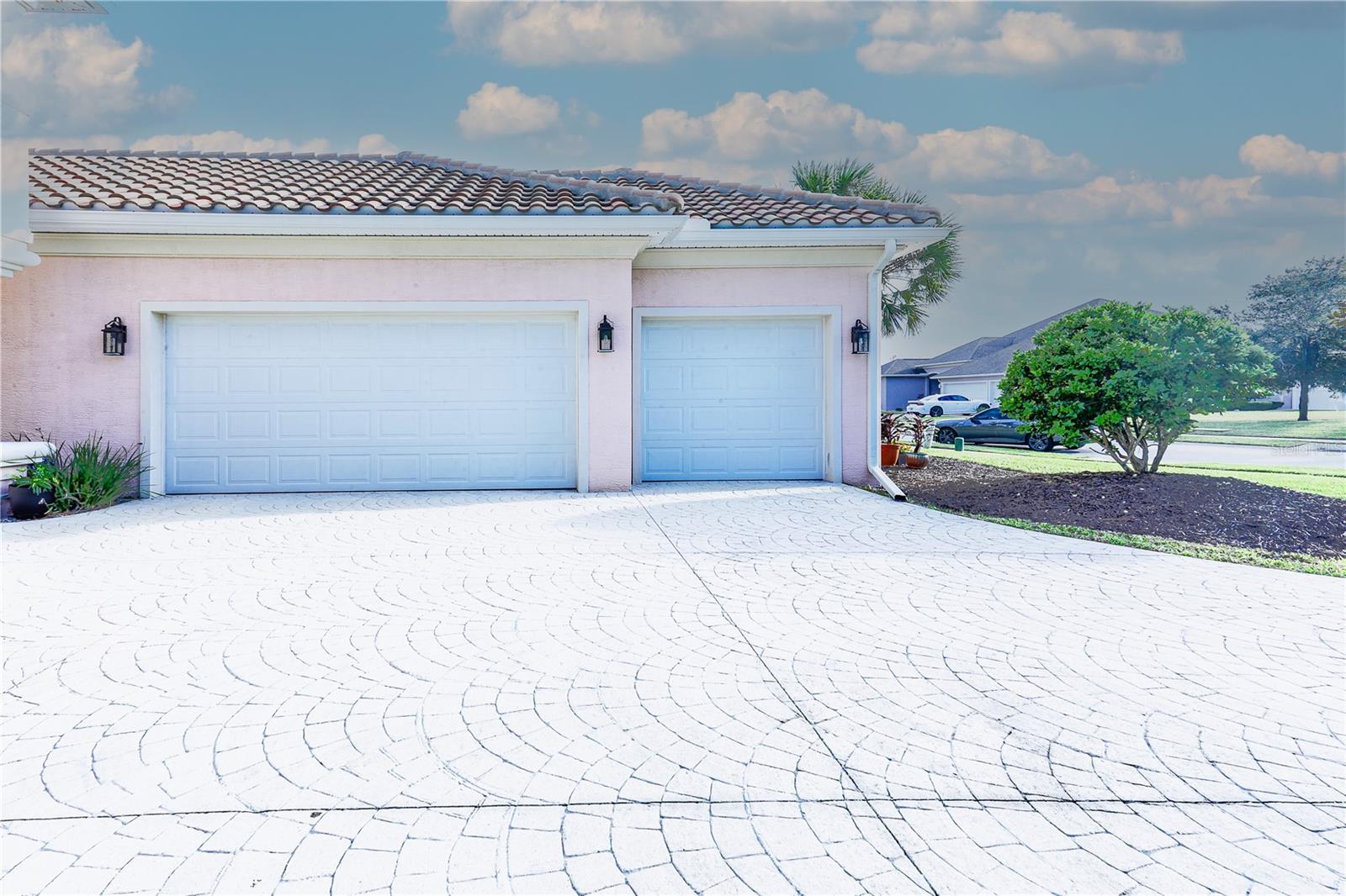 205 HERON DR
