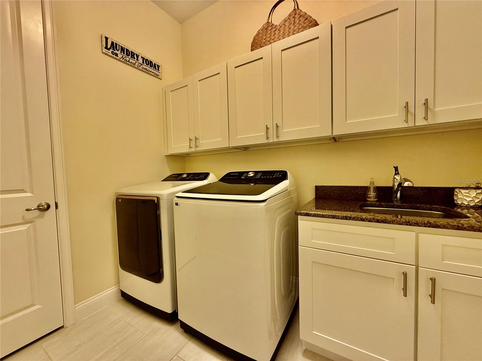 205 HERON DR
