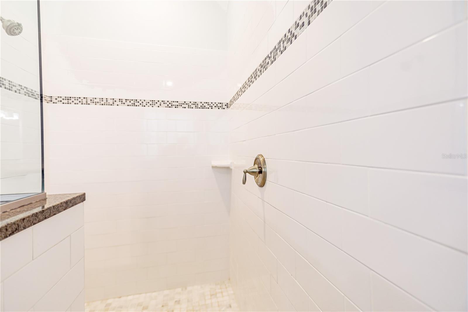 205 HERON DR