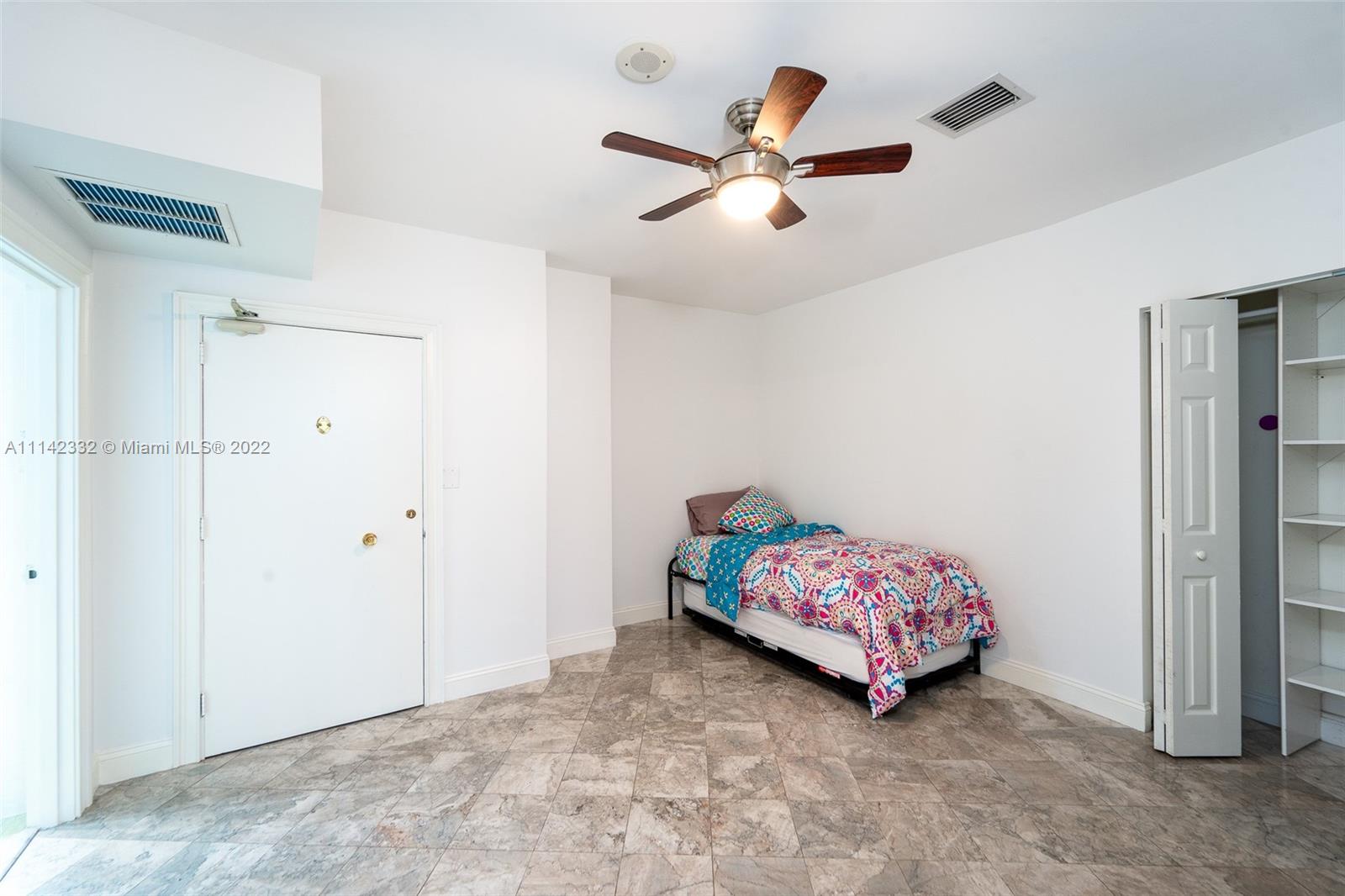 5255 Collins Ave Unit: 2A