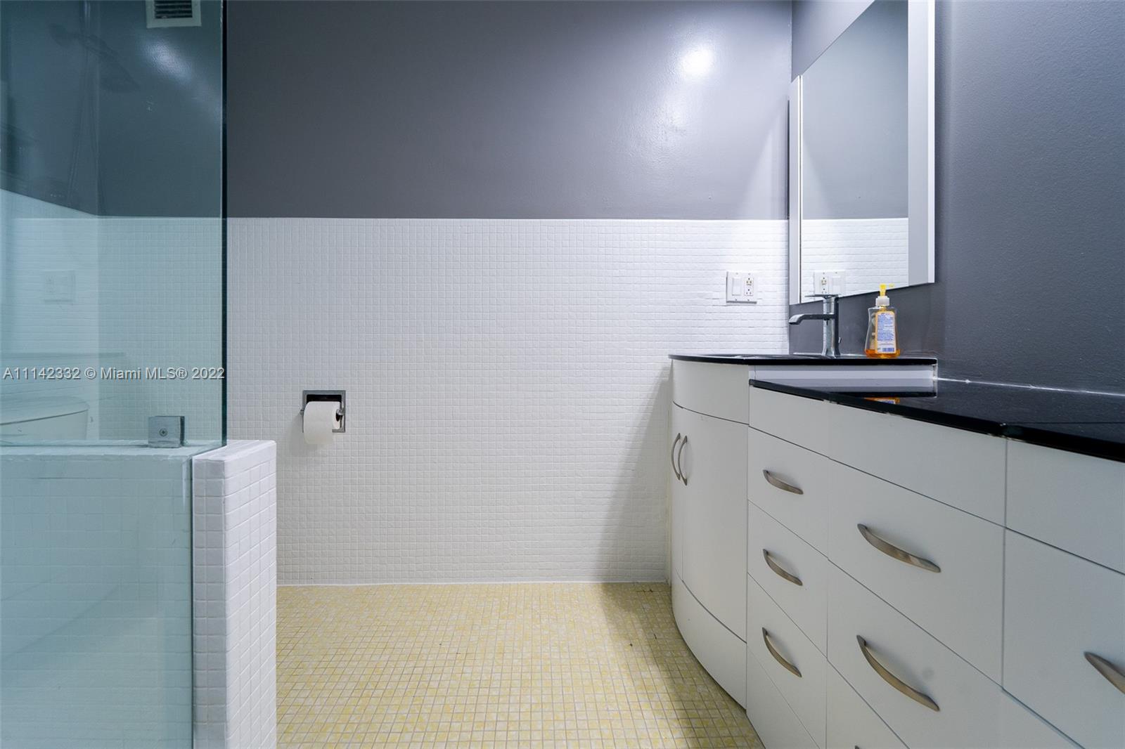 5255 Collins Ave Unit: 2A