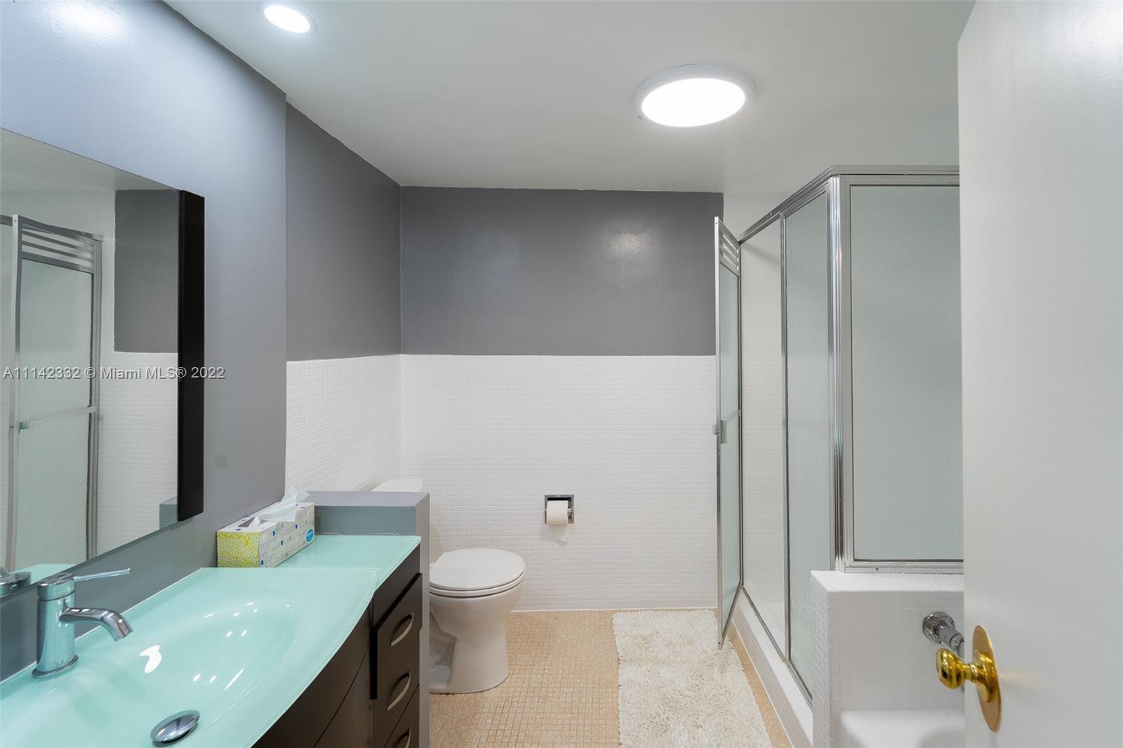 5255 Collins Ave Unit: 2A