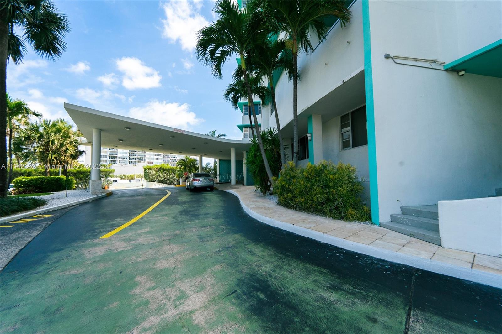 5255 Collins Ave Unit: 2A