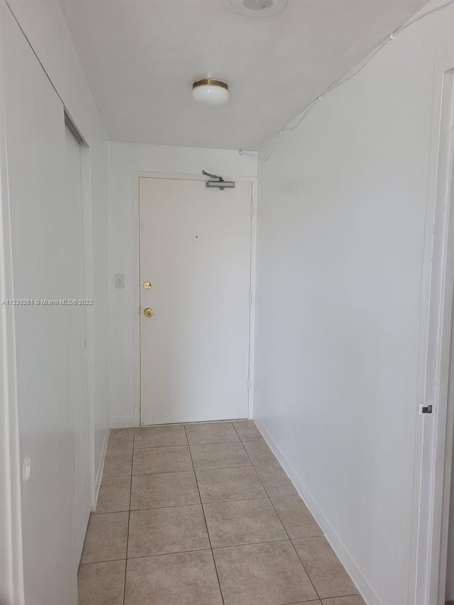 880 NE 69th St Unit: 4J