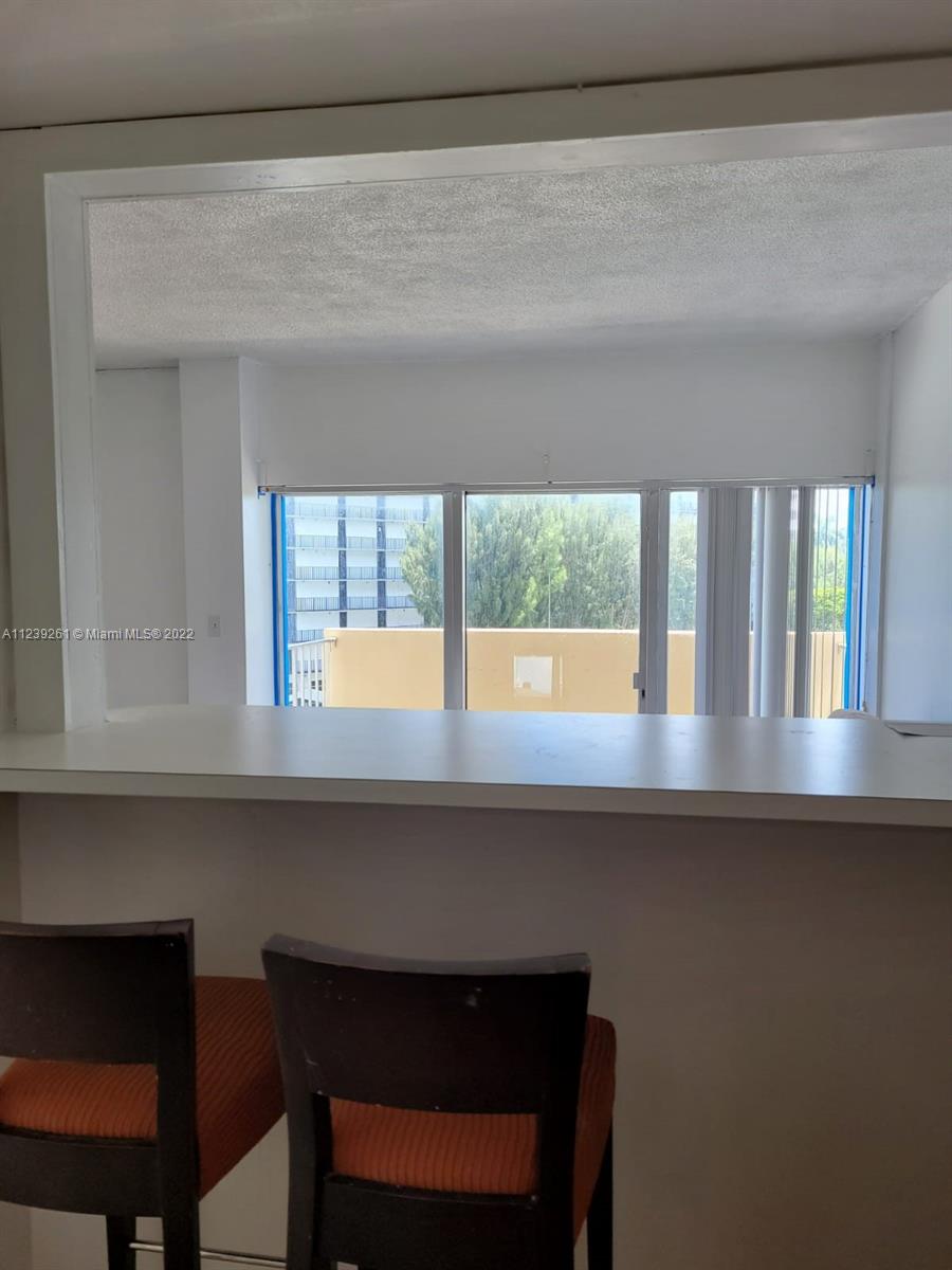 880 NE 69th St Unit: 4J
