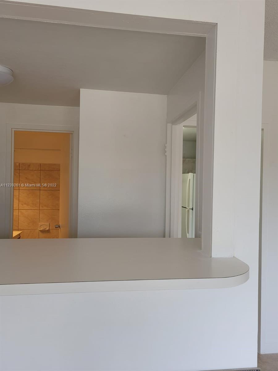880 NE 69th St Unit: 4J