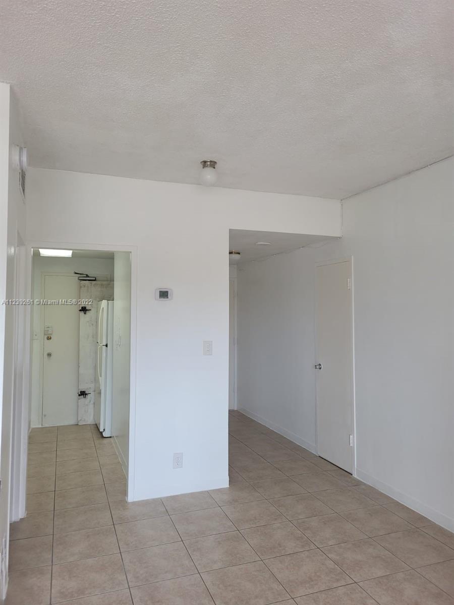 880 NE 69th St Unit: 4J