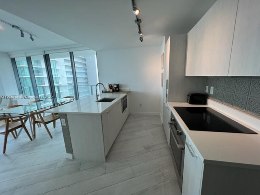 501 NE 31st St Unit: 1606
