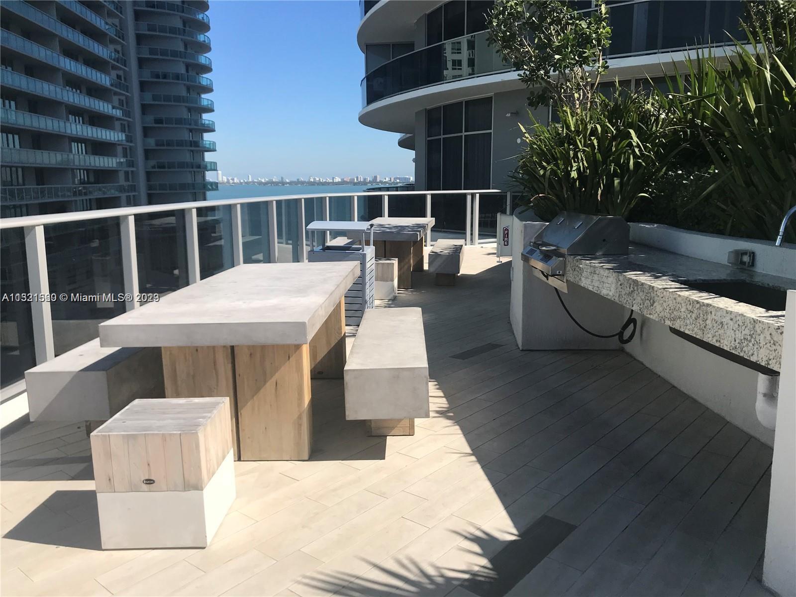 488 NE 18th St Unit: 1001
