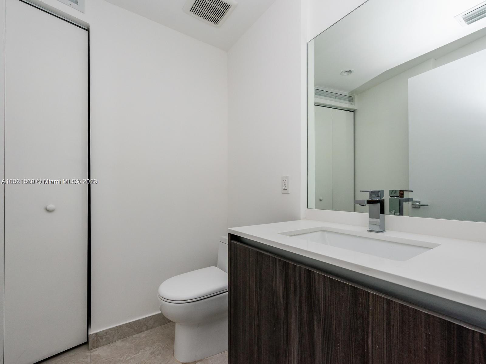 488 NE 18th St Unit: 1001