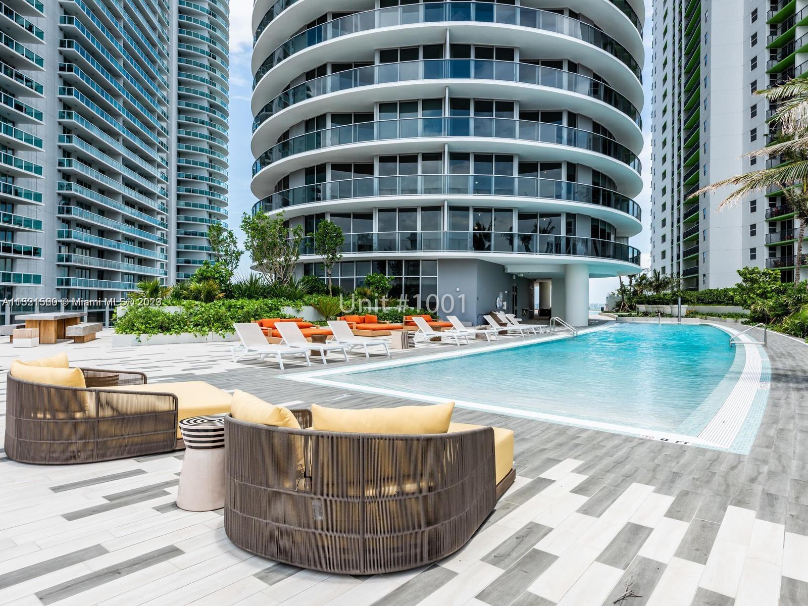 488 NE 18th St Unit: 1001