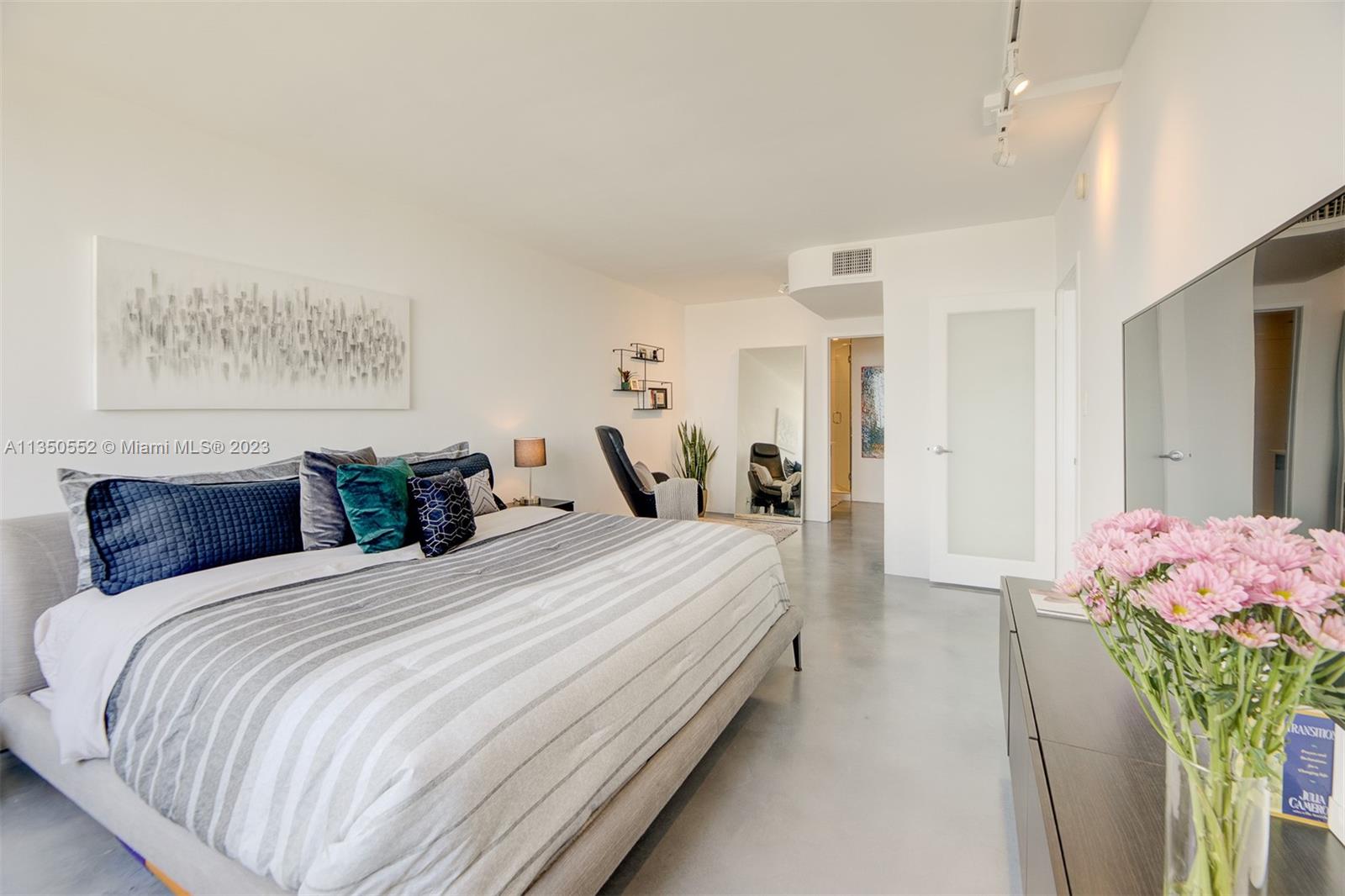 1000 West Ave Unit: 1510
