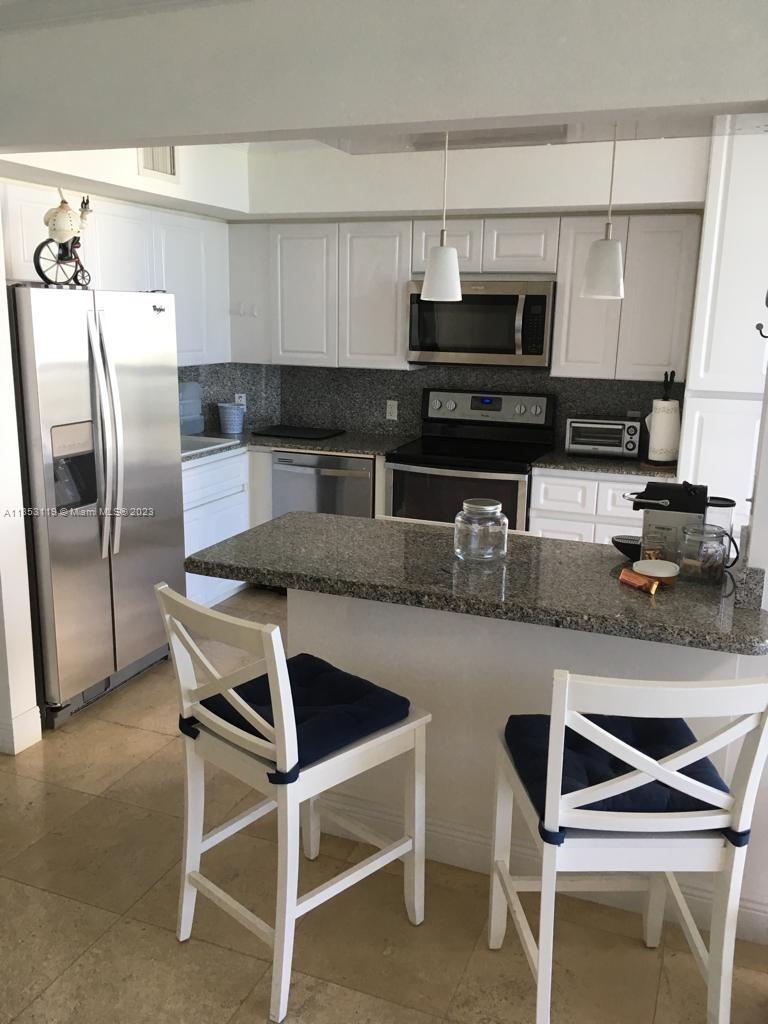 6301 Collins Ave Unit: 908