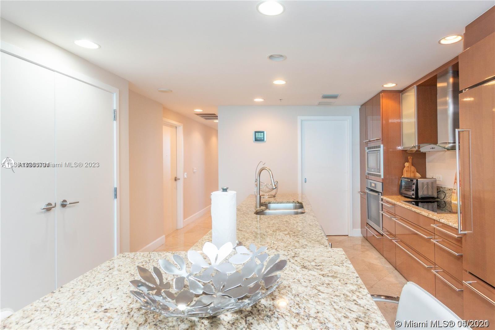 3801 Collins Ave Unit: 1102