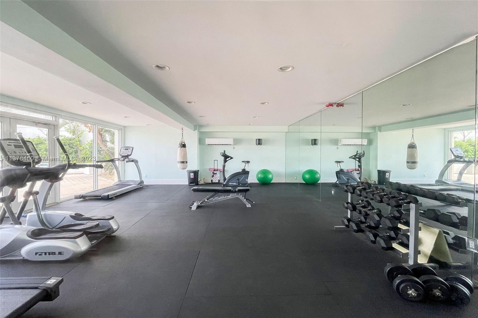 5415 Collins Ave Unit: 501