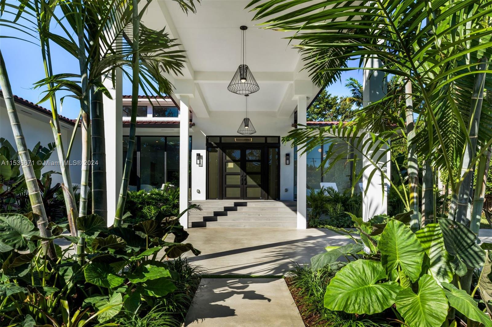 275 W 33rd St