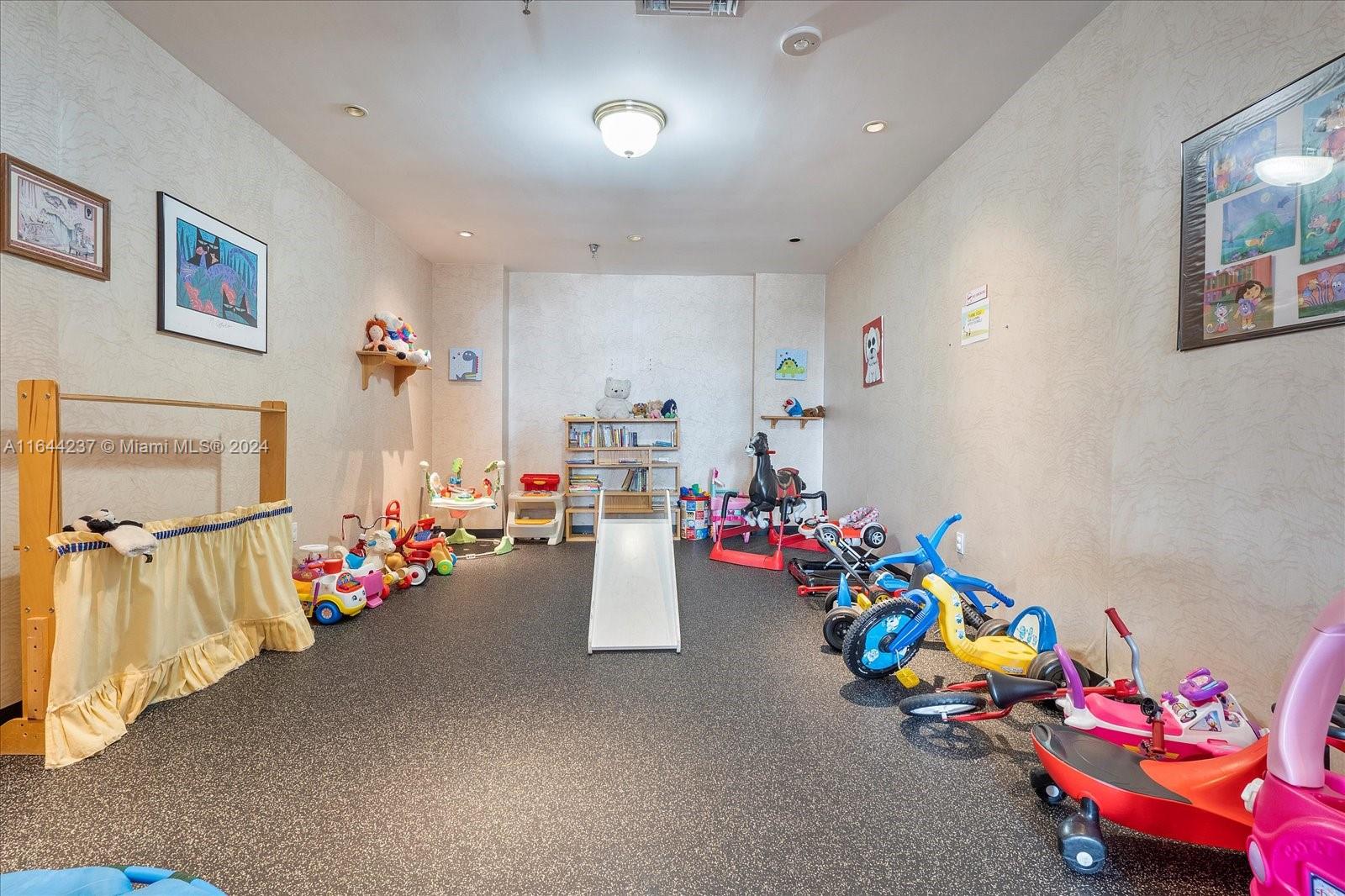 5757 Collins Ave # 2106