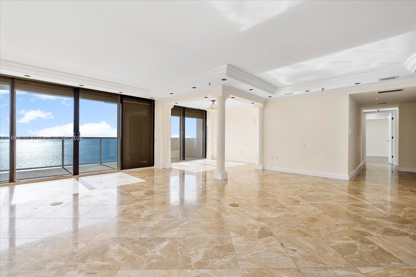 5757 Collins Ave # 2106